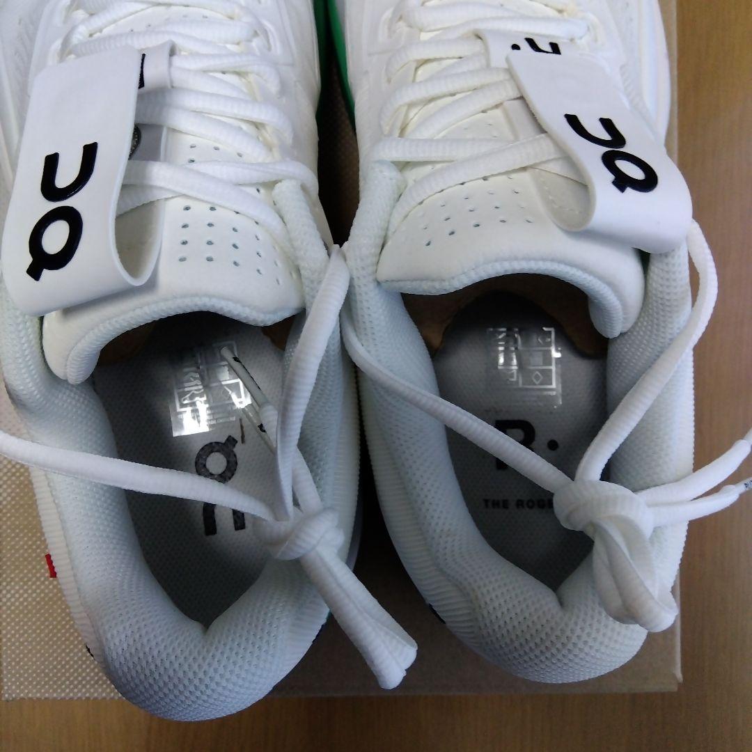 新品On ロジャープロ ホワイト/グリーン２７センチ