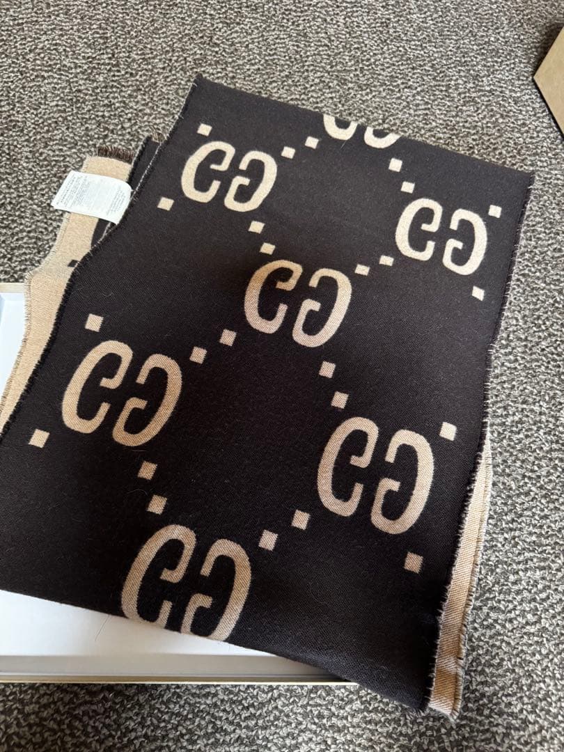 GUCCI マフラー ブラウン