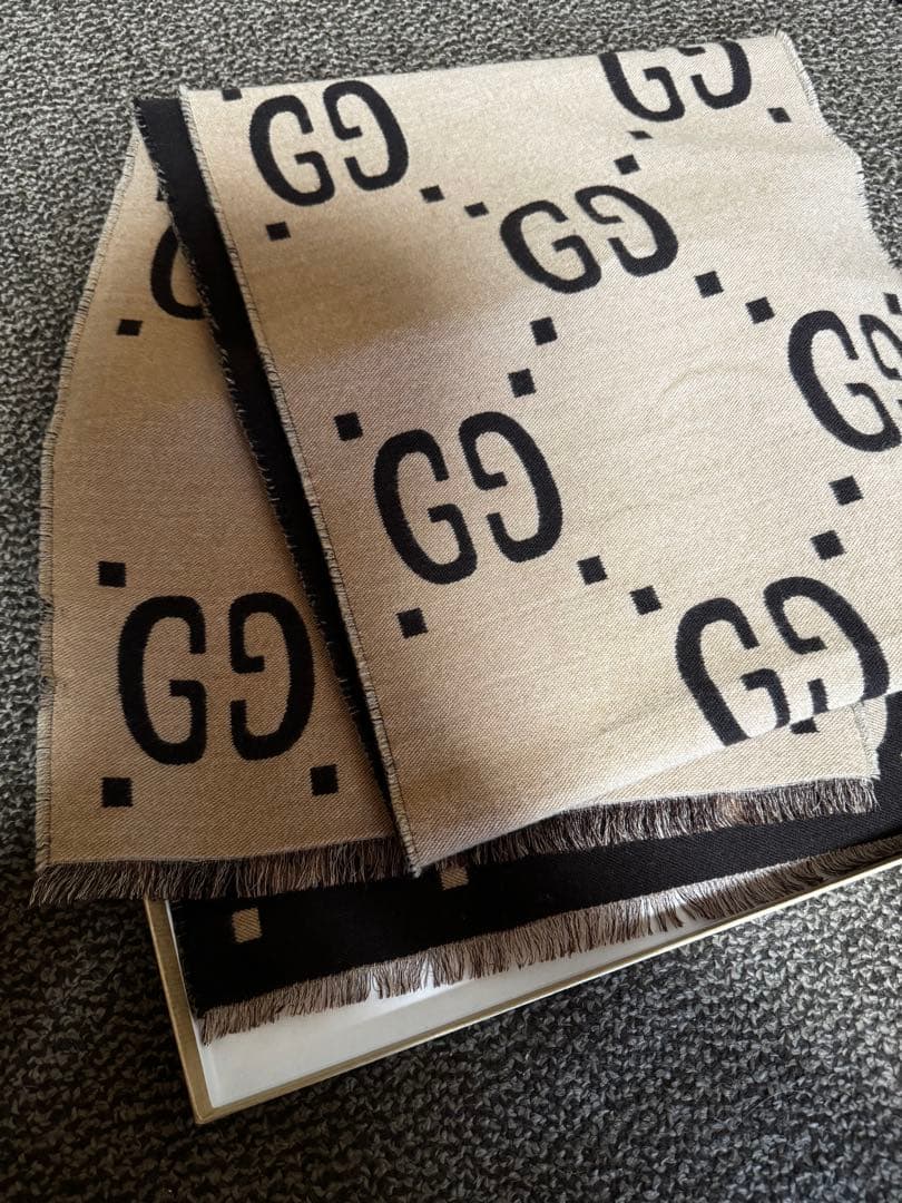 GUCCI マフラー ブラウン