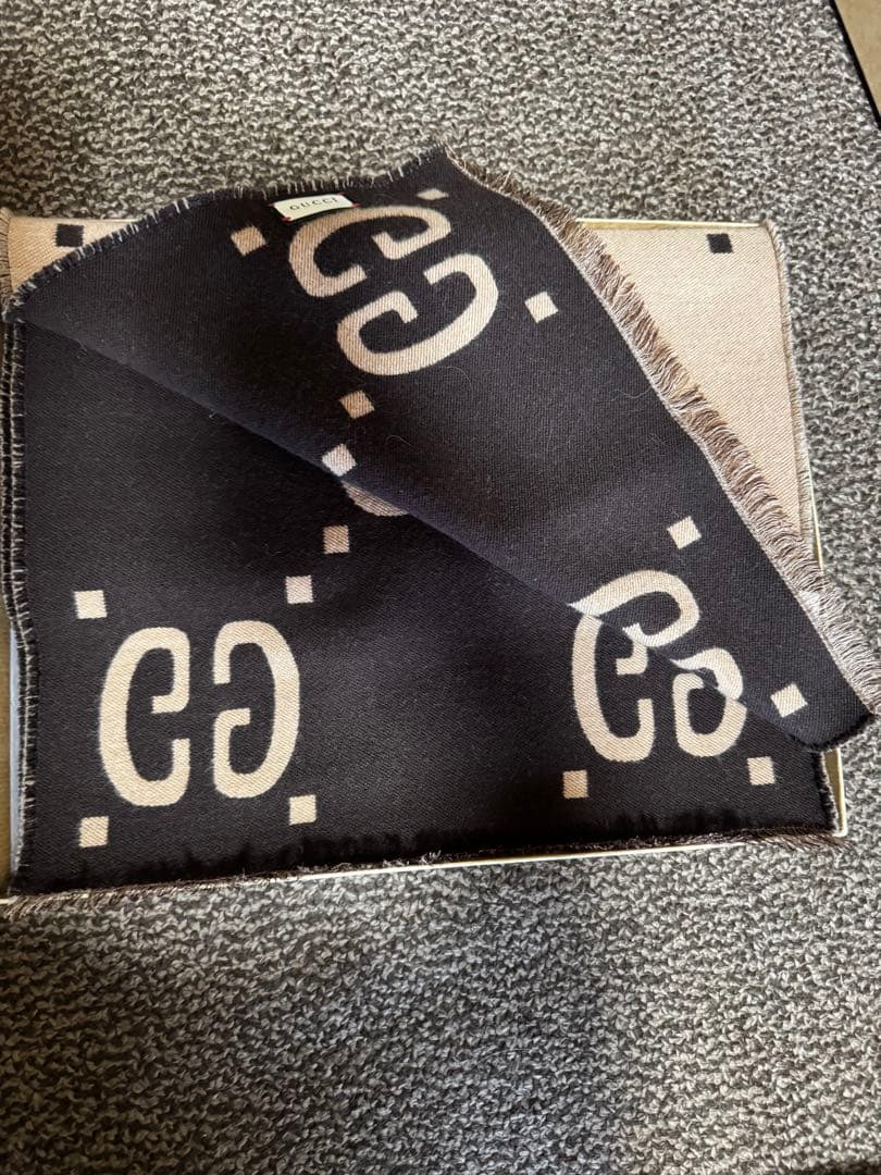 GUCCI マフラー ブラウン