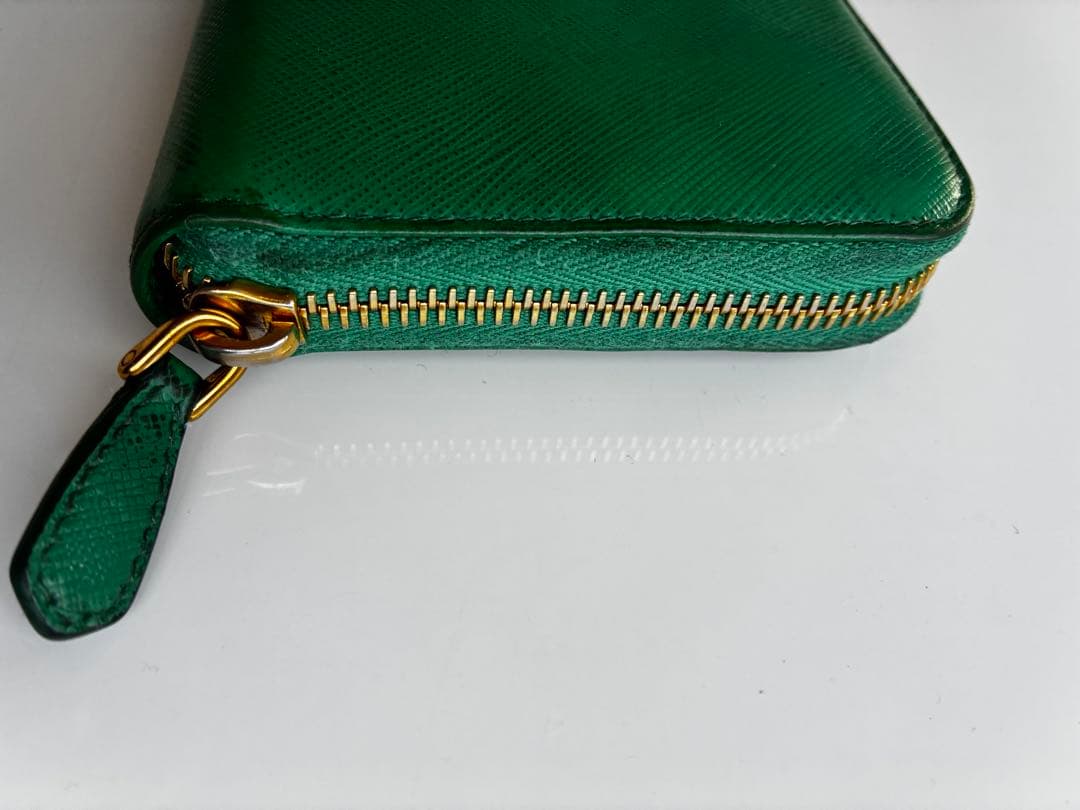 PRADA グリーン レザー 長財布