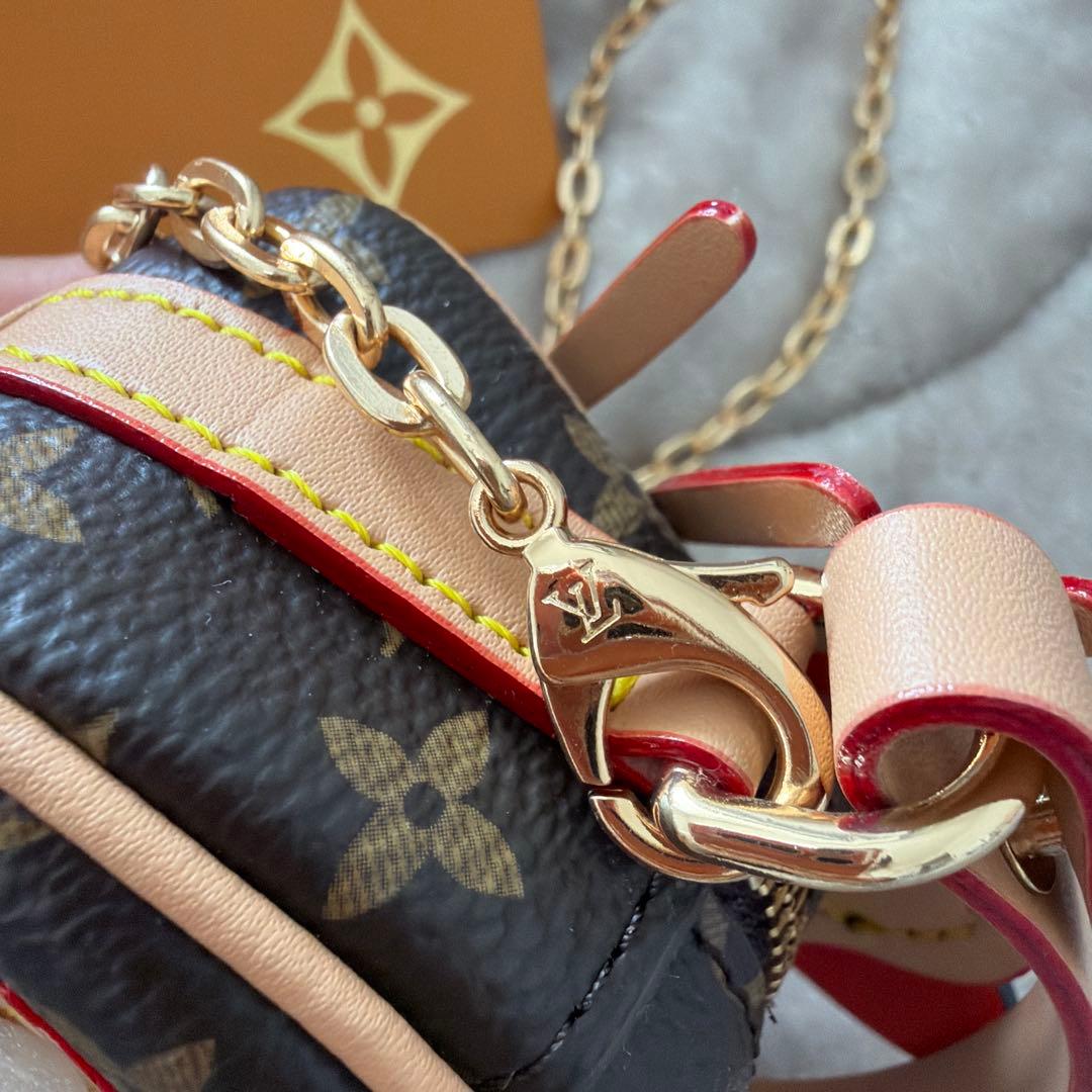 希少！ノベルティーLOUIS VUITTON ハローキティ ポーチ