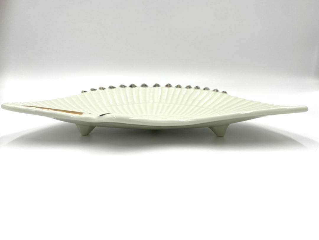 【☆希少なお品☆】【新品】有田焼伯父山窯　錦アイボリー釉鶴形盛皿　25cm縁起物