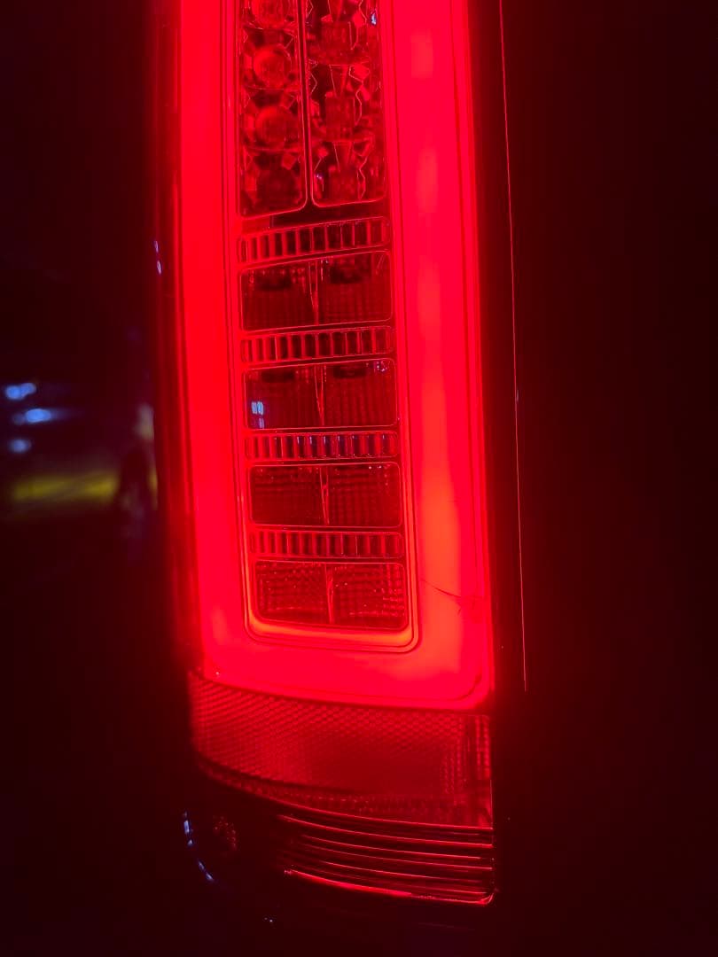 ハイエース200系　テールランプ