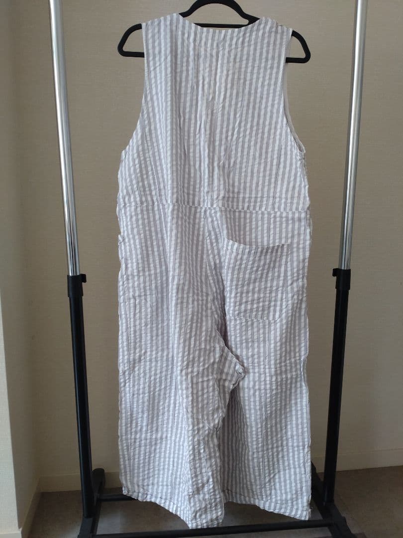 ネストローブ 〝 It's ME 〟サッカーストライプサロペット　グレー