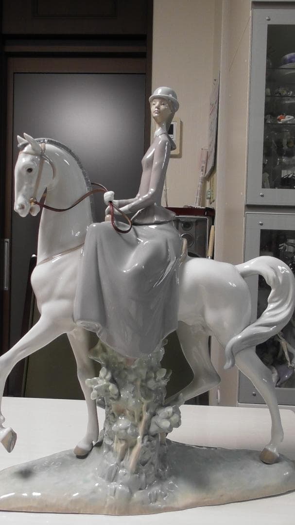 ヨシカネ　LLADRO　リヤドロ　【白い馬の少女】１5　リアドロ　L487