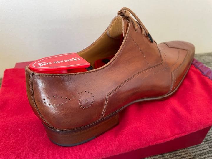 値下げ　新品.未使用　ジェラールセネ ウイングチップ革靴