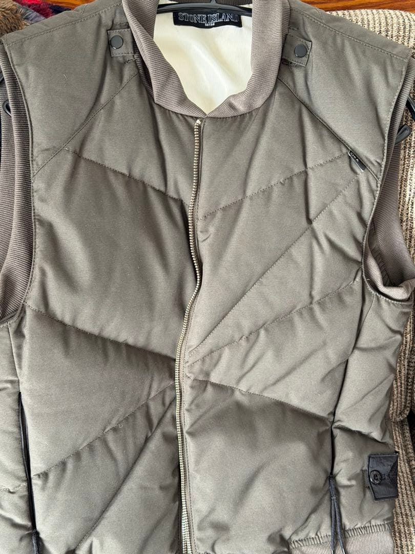 STONE  ダウンベスト S オリーブ