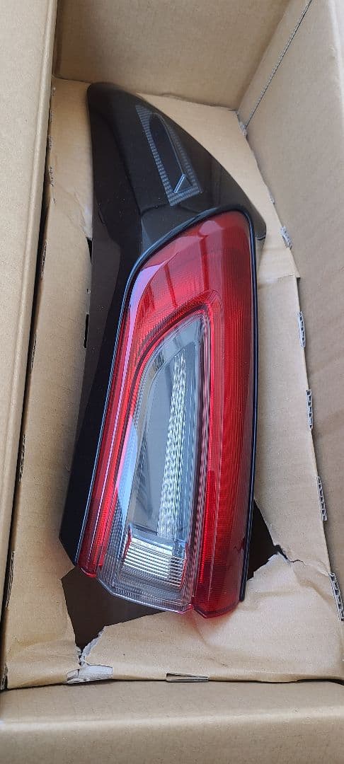 ど*ん様 年明け限定値下げ　 HARRIER　ハリアー 純正テールランプ加工品