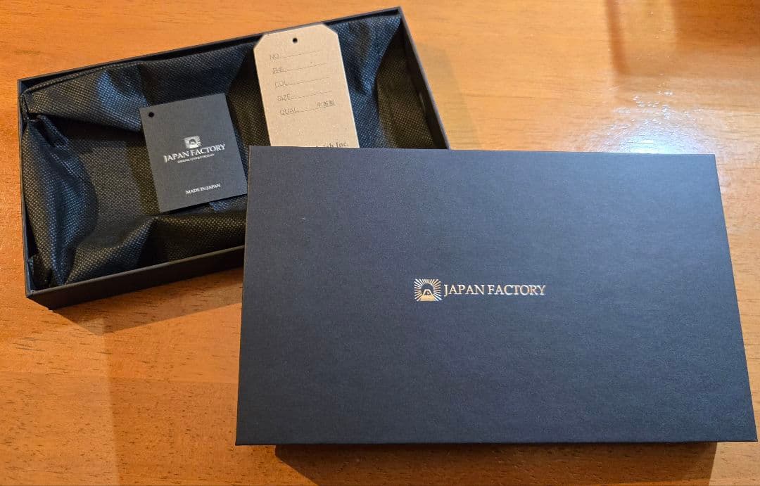 Hallelujah tidy 2.0 mano コンパクト長財布