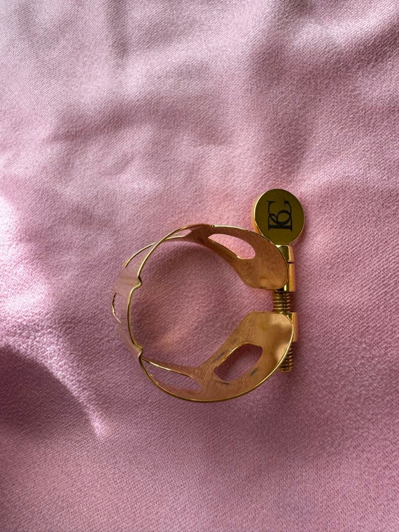 BG アルトサックスリガチャー L10