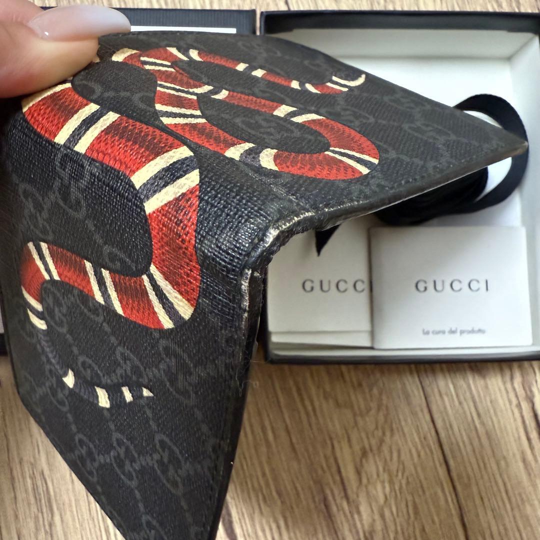 GUCCI スネーク柄 2つ折り財布