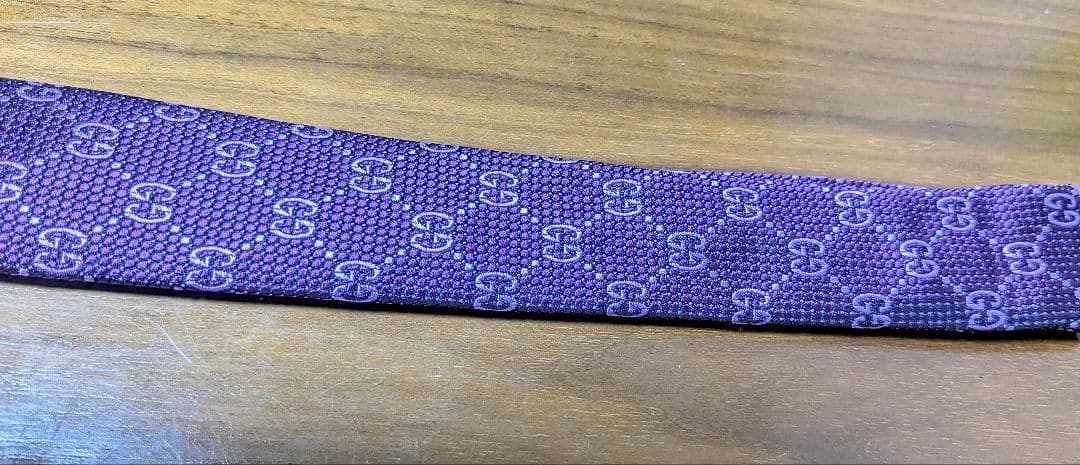 GUCCI 紫色 シルク ネクタイ GGパターン クリーニング済み　(AY)