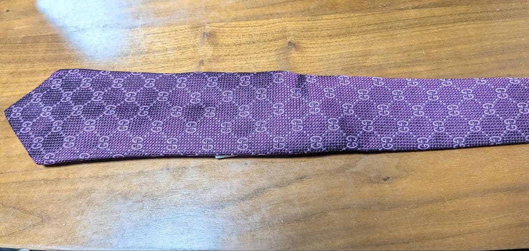 GUCCI 紫色 シルク ネクタイ GGパターン クリーニング済み　(AY)