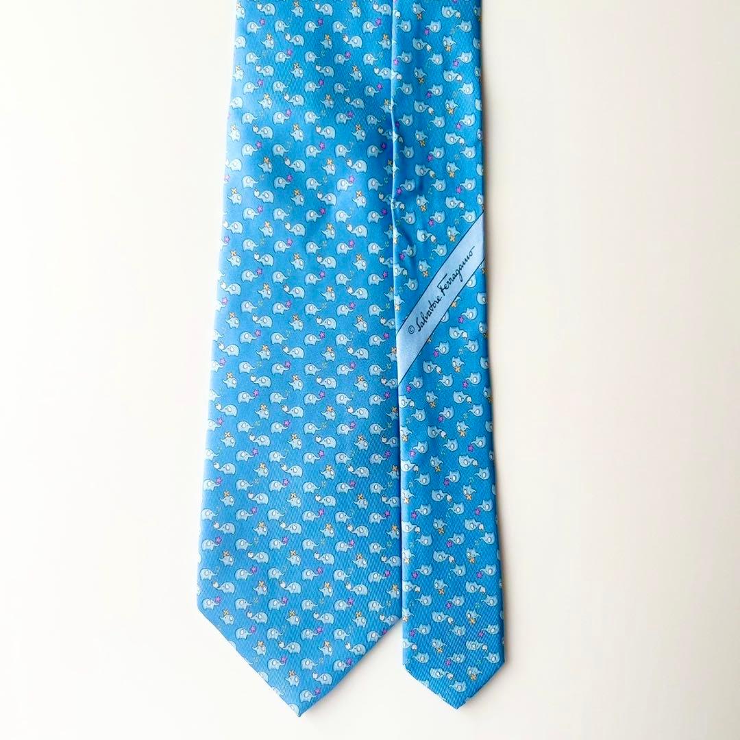 【未使用】フェラガモ シルクネクタイ 小象モチーフゾウ柄総柄 ライトブルー