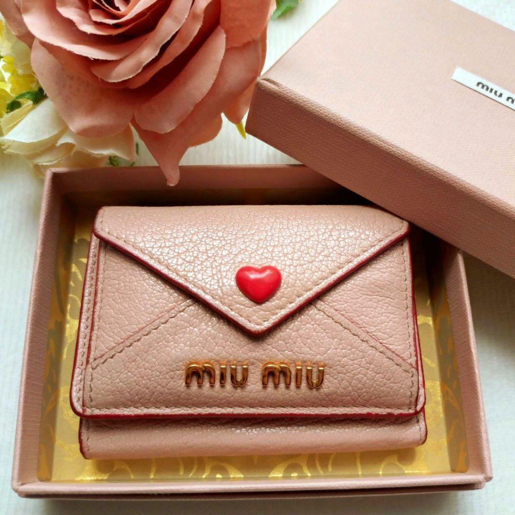 MIUMIU 折り財布 ラブレター ゴールドロゴ ハート ピンクベージュ