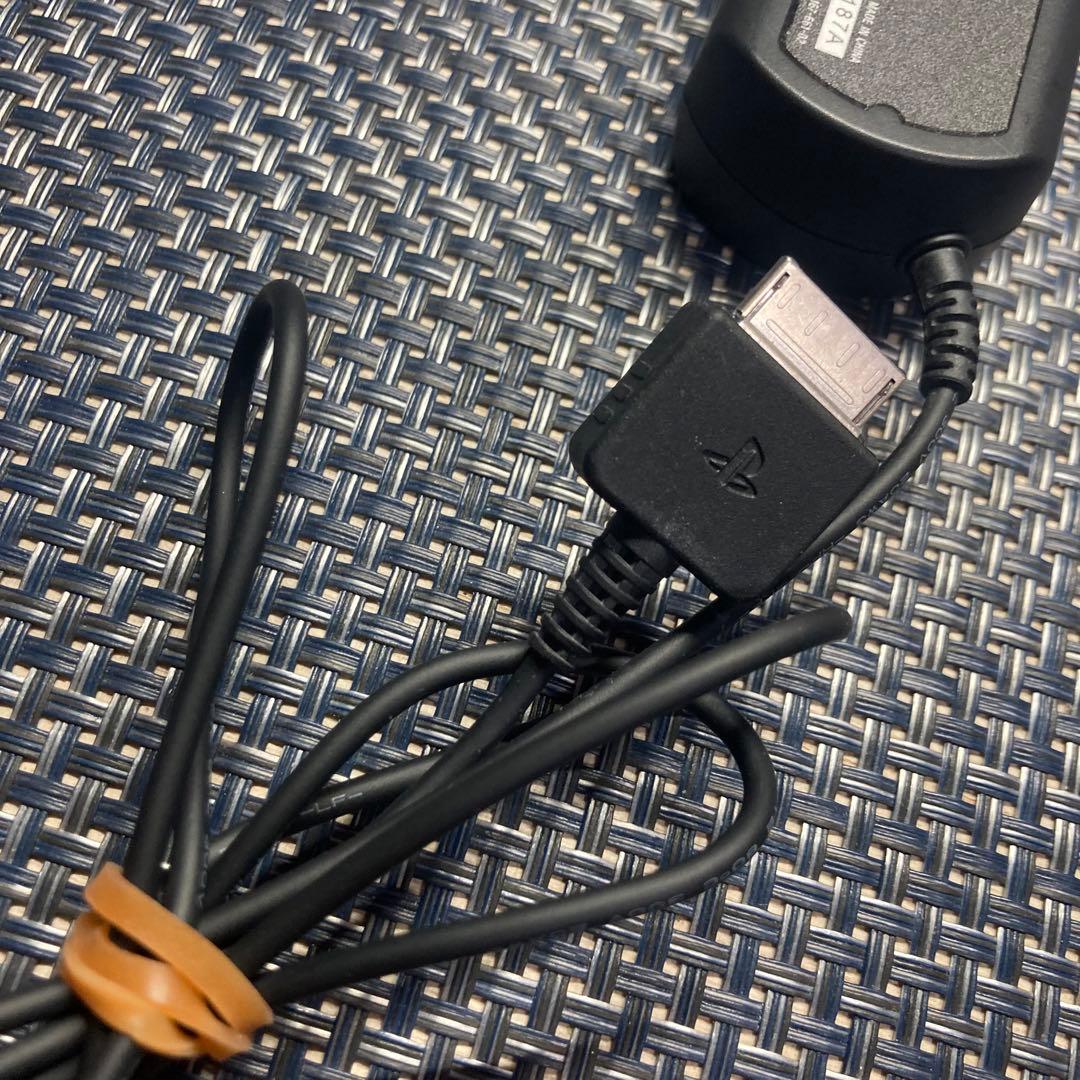 PSPgo シガーソケット カーアダプター 充電ケーブル ソニー純正品