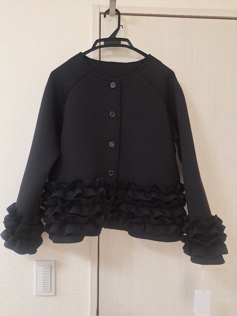 Frene フリル付きノーカラージャケット ブラック