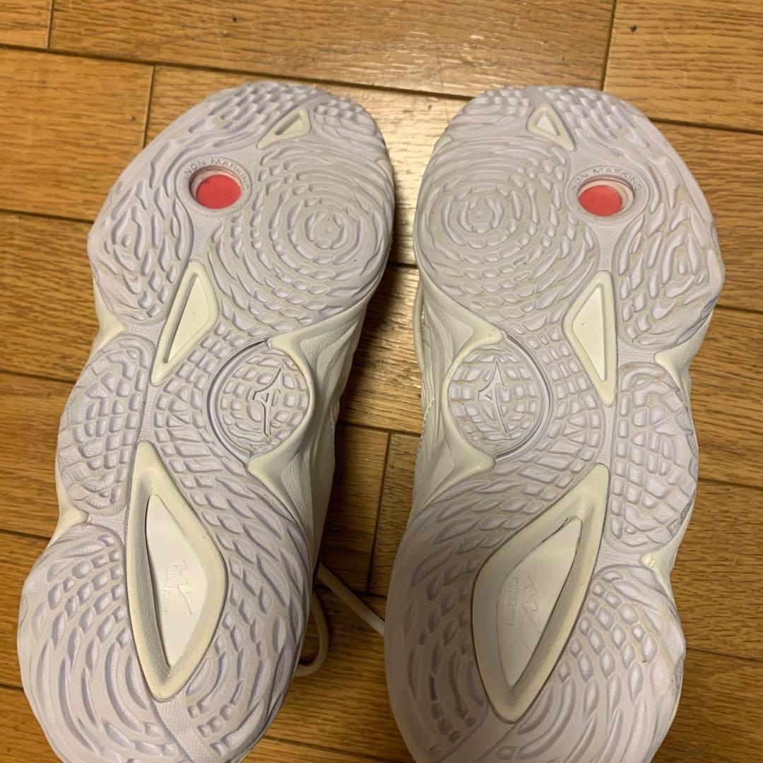 ★美品★お値下げ可能！ミズノ バレーシューズ24㎝ ウェーブモーメンタム3