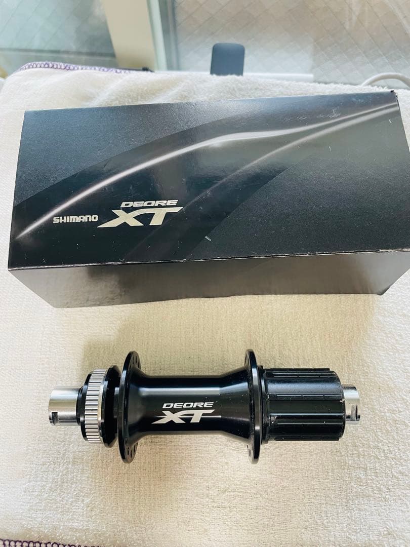 shimano FH-M8010-B XT ハブ　boost 32H