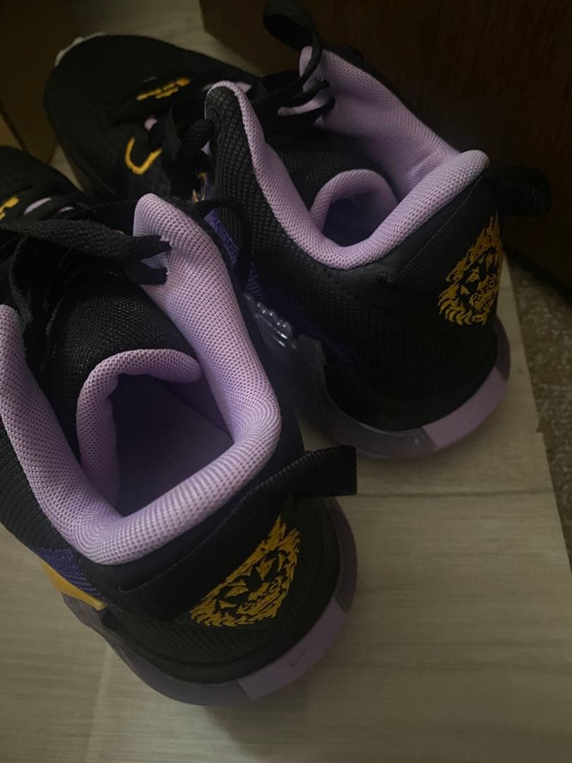 ブラック/パープル シューズ ライオン刺繍