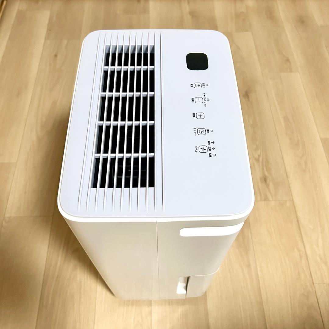 【美品】除湿機 除湿器　ホワイト 12L/日 木造15畳・鉄筋30畳
