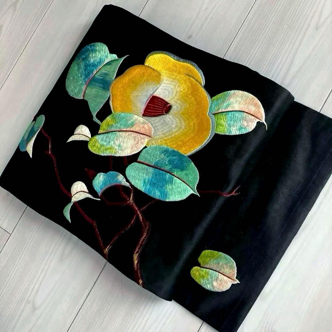 ニコニコ^ ^ アンティーク名古屋帯　椿の刺繍　上質　大正ロNo.7-28