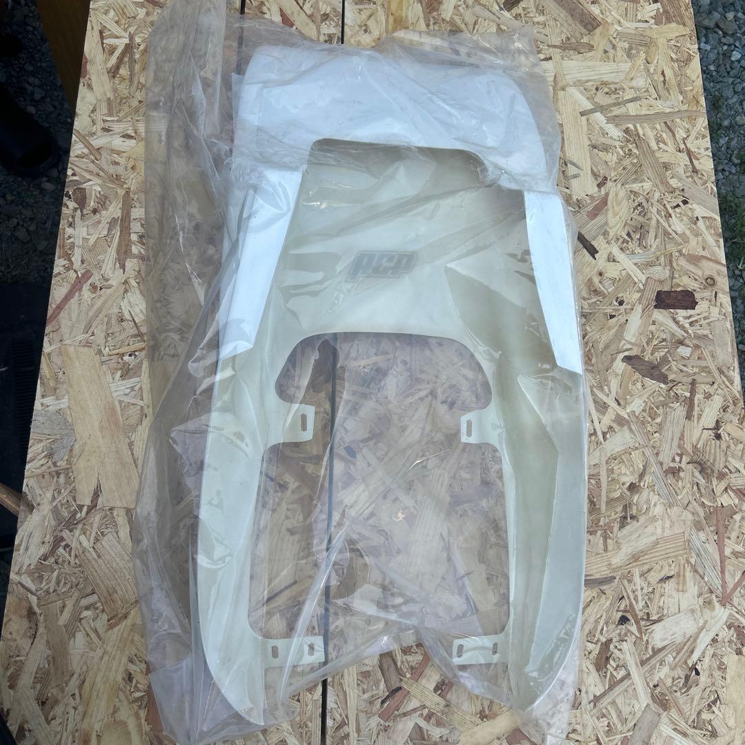 スーパーフォア　nc31 社外テール　未使用　未塗装