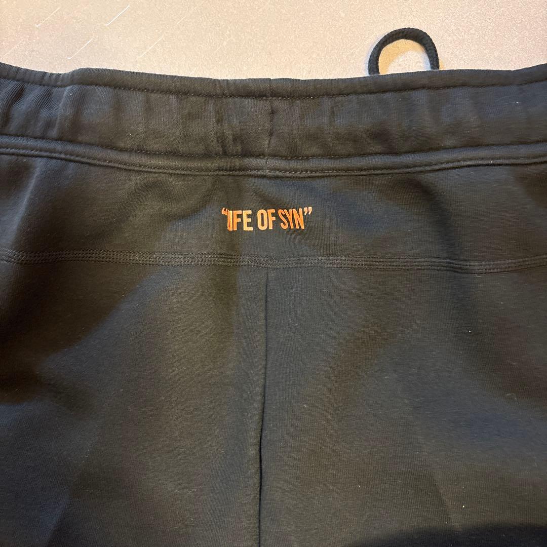 【値下げしました！】コラボ商品 Nike スリムフィット テーパーレッグ パンツ