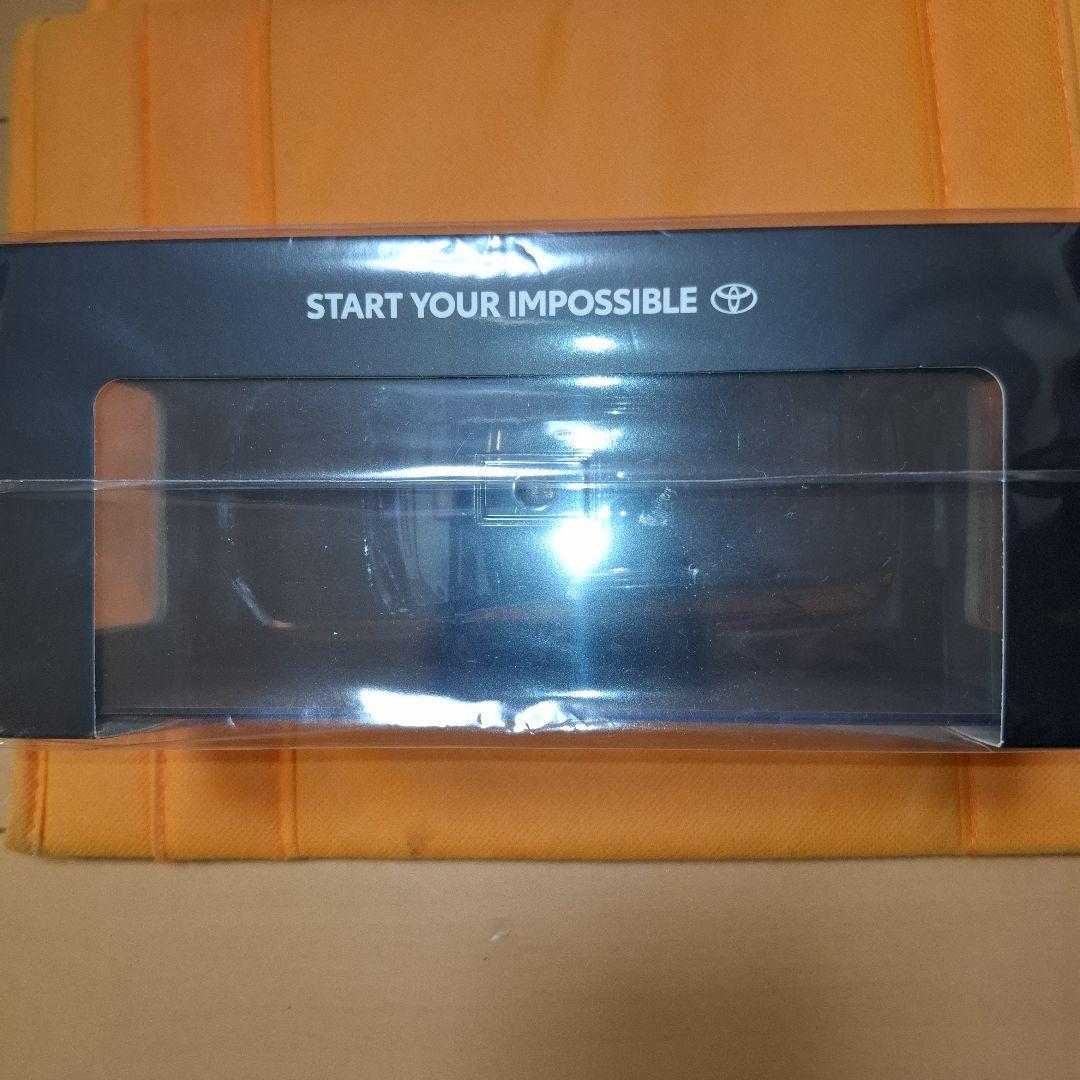 新型RAV4 Z-ハイブリット1/30ミニカーカラーアティチュードブラックマイカ