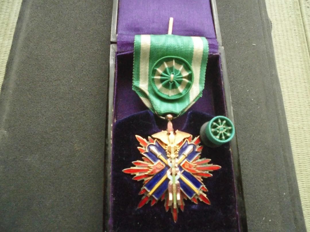 功4級金鵄勲章 ケース付き