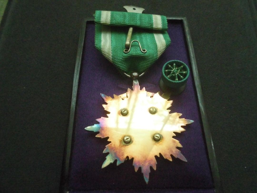 功4級金鵄勲章 ケース付き