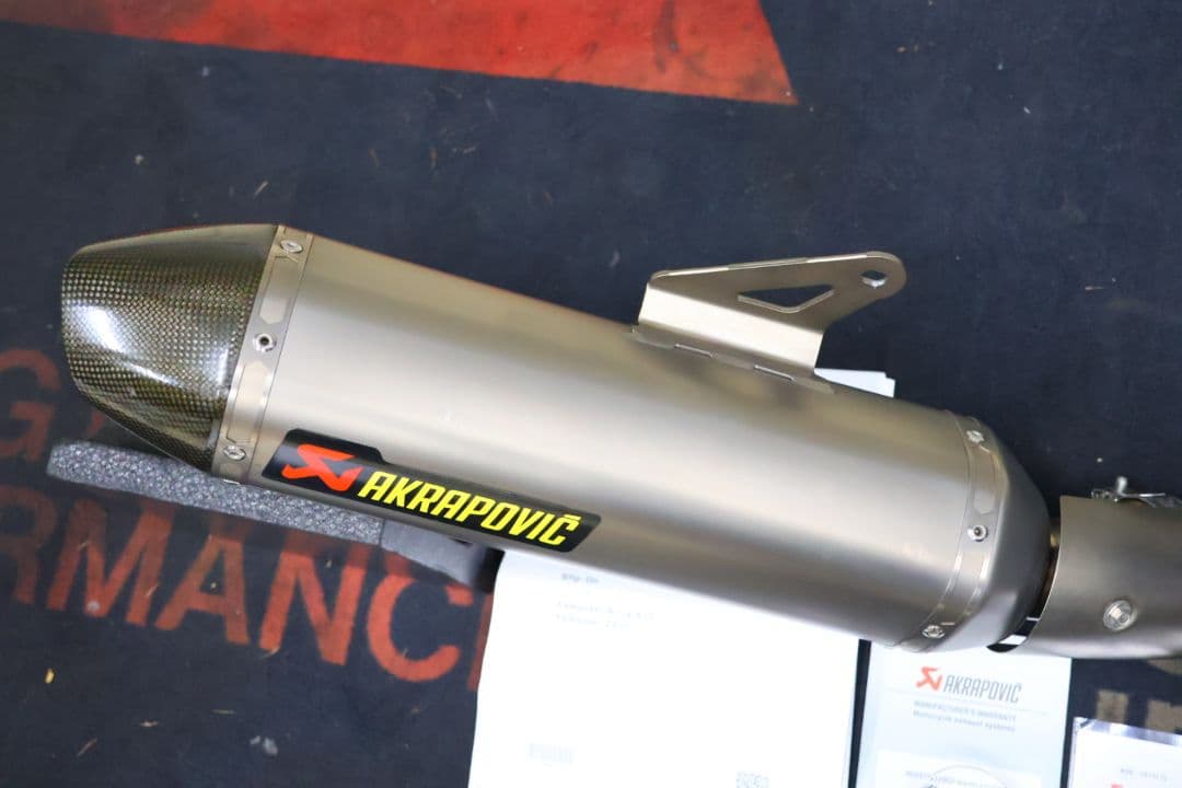 NINJA250 400 Z250 アクラポビッチスリップオンマフラー18〜