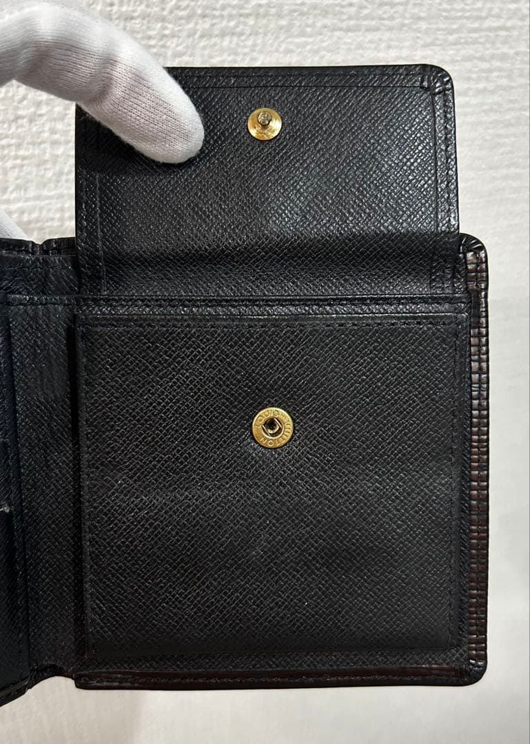 【LOUIS VUITTON】 美品☆エピ　ブラック　二つ折り財布