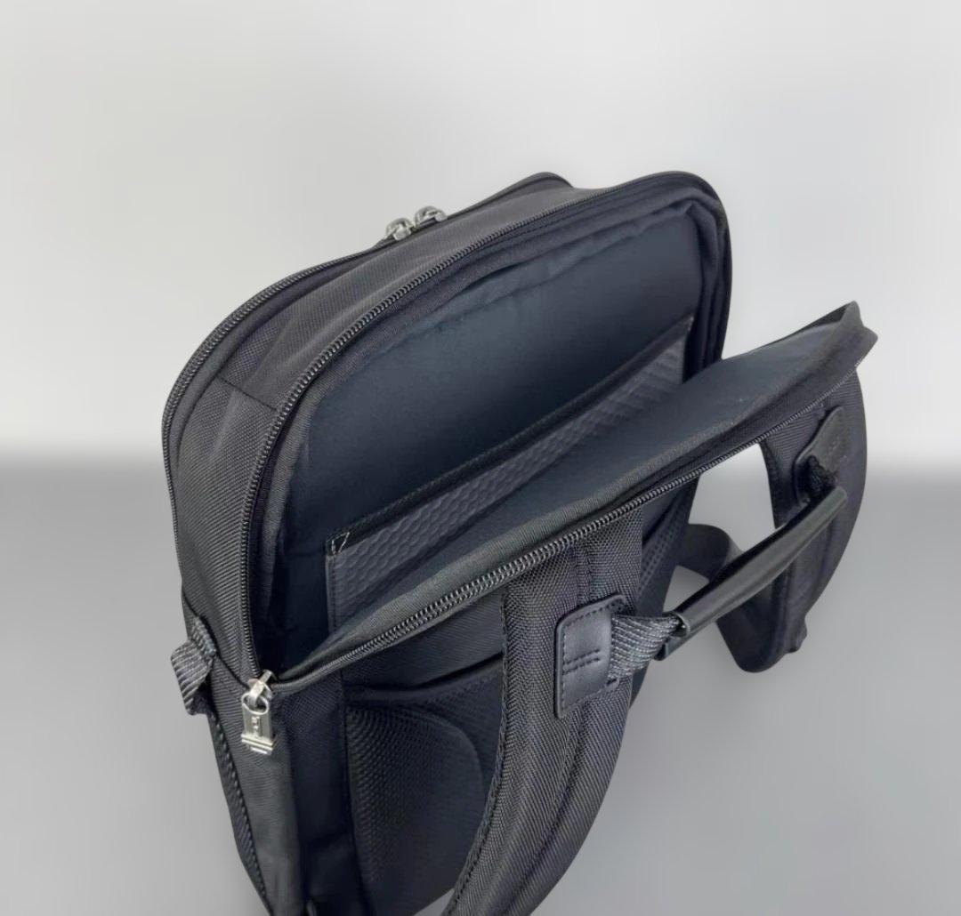 TUMIコンパクトスリムバックパック