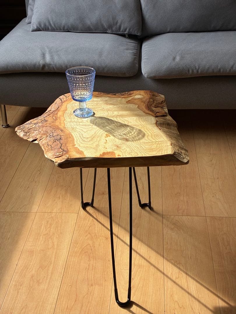 「香る癒やし」国産楠の一枚板サイドテーブル｜北欧・和モダンに合う無垢材