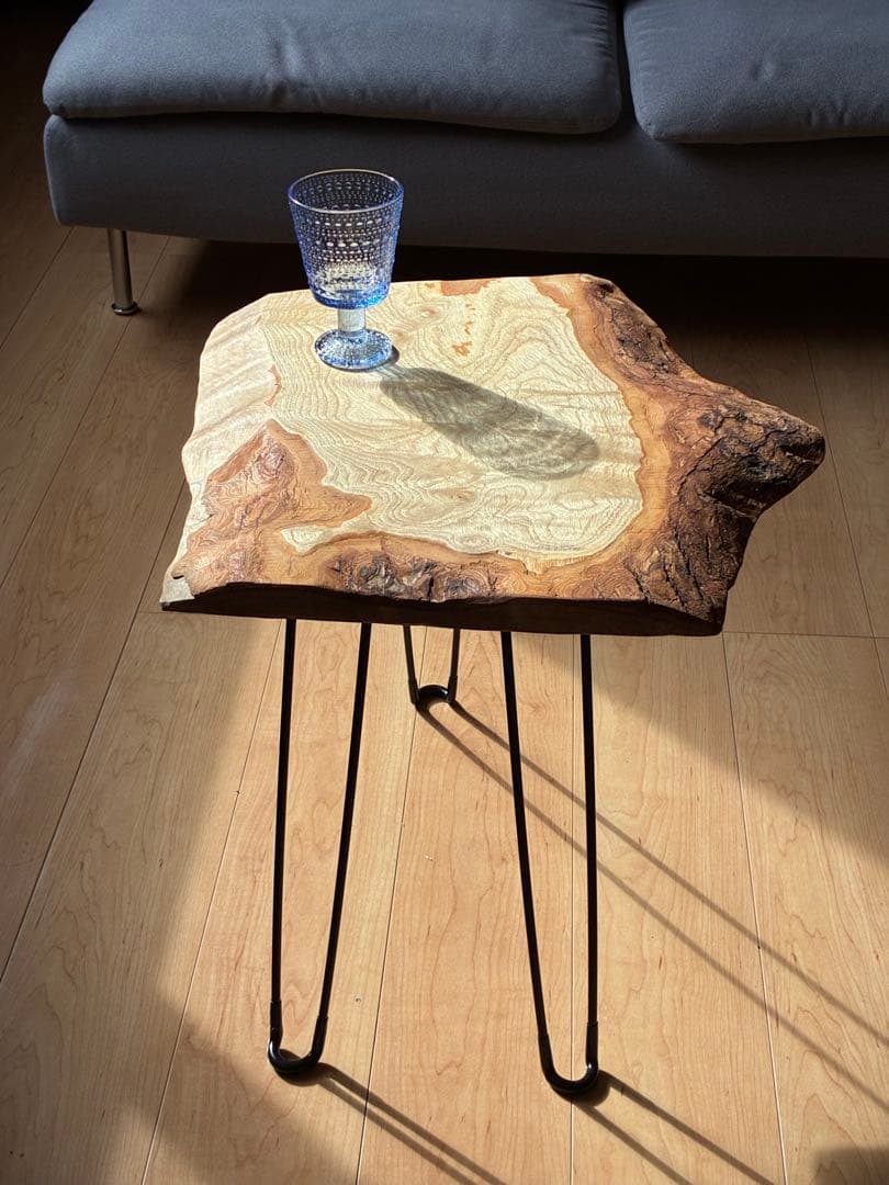 「香る癒やし」国産楠の一枚板サイドテーブル｜北欧・和モダンに合う無垢材