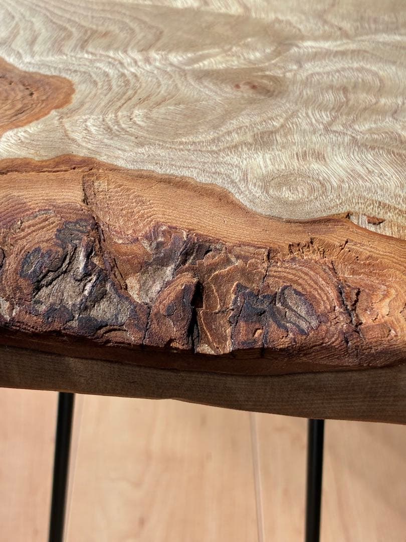 「香る癒やし」国産楠の一枚板サイドテーブル｜北欧・和モダンに合う無垢材