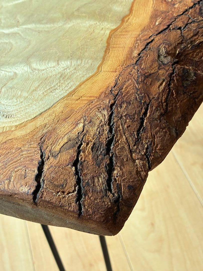 「香る癒やし」国産楠の一枚板サイドテーブル｜北欧・和モダンに合う無垢材