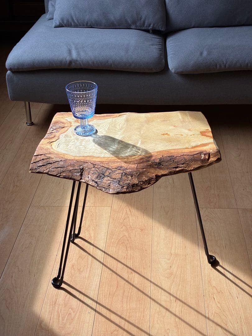 「香る癒やし」国産楠の一枚板サイドテーブル｜北欧・和モダンに合う無垢材