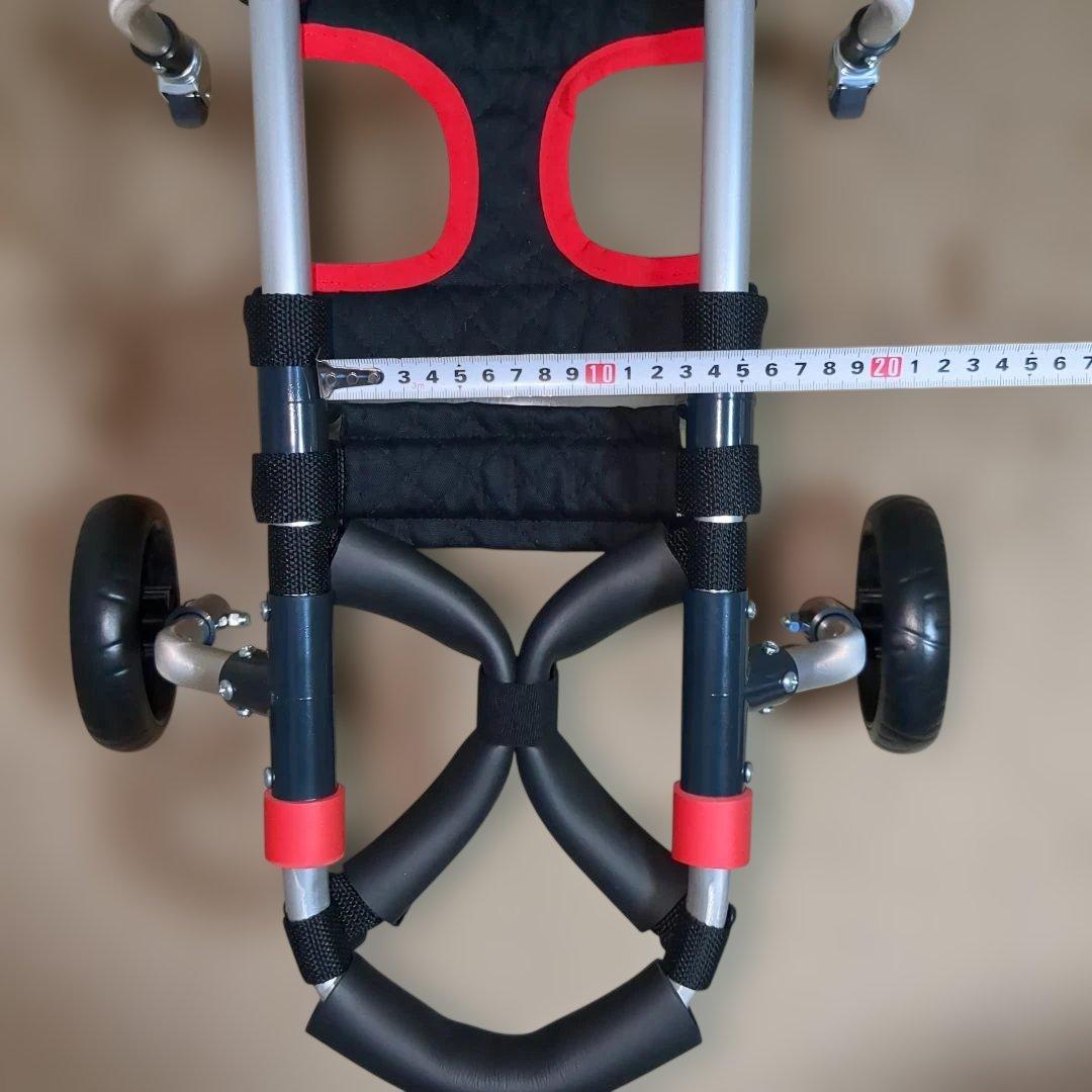 ワンちゃん4輪　リハビリ　食事補助　犬用車椅子　体制維持　犬の歩行器