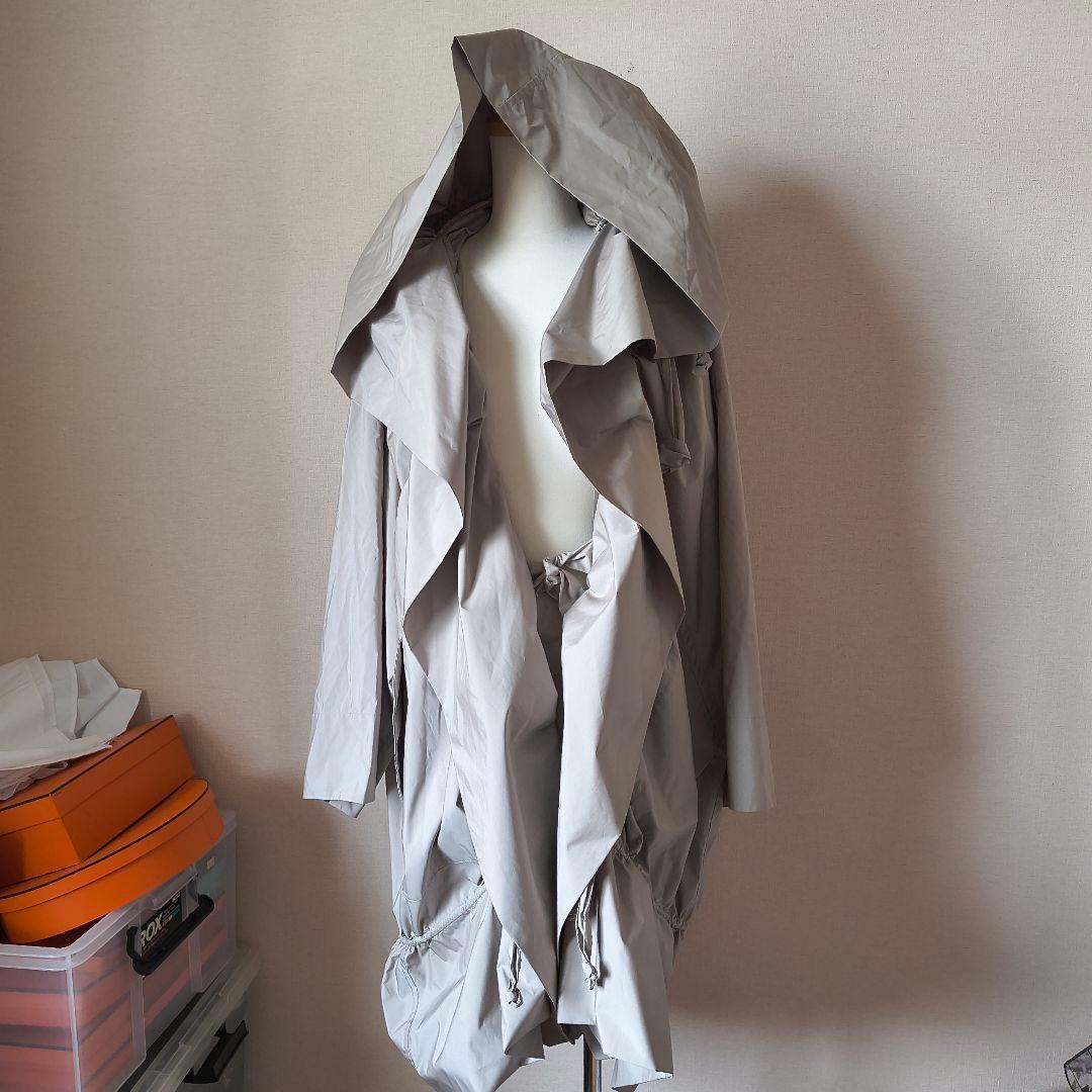 イッセイミヤケペルマネンテ ベージュフード付き オーバーサイズコート