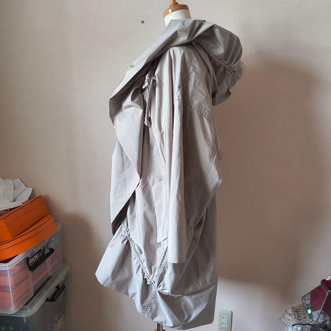 イッセイミヤケペルマネンテ ベージュフード付き オーバーサイズコート