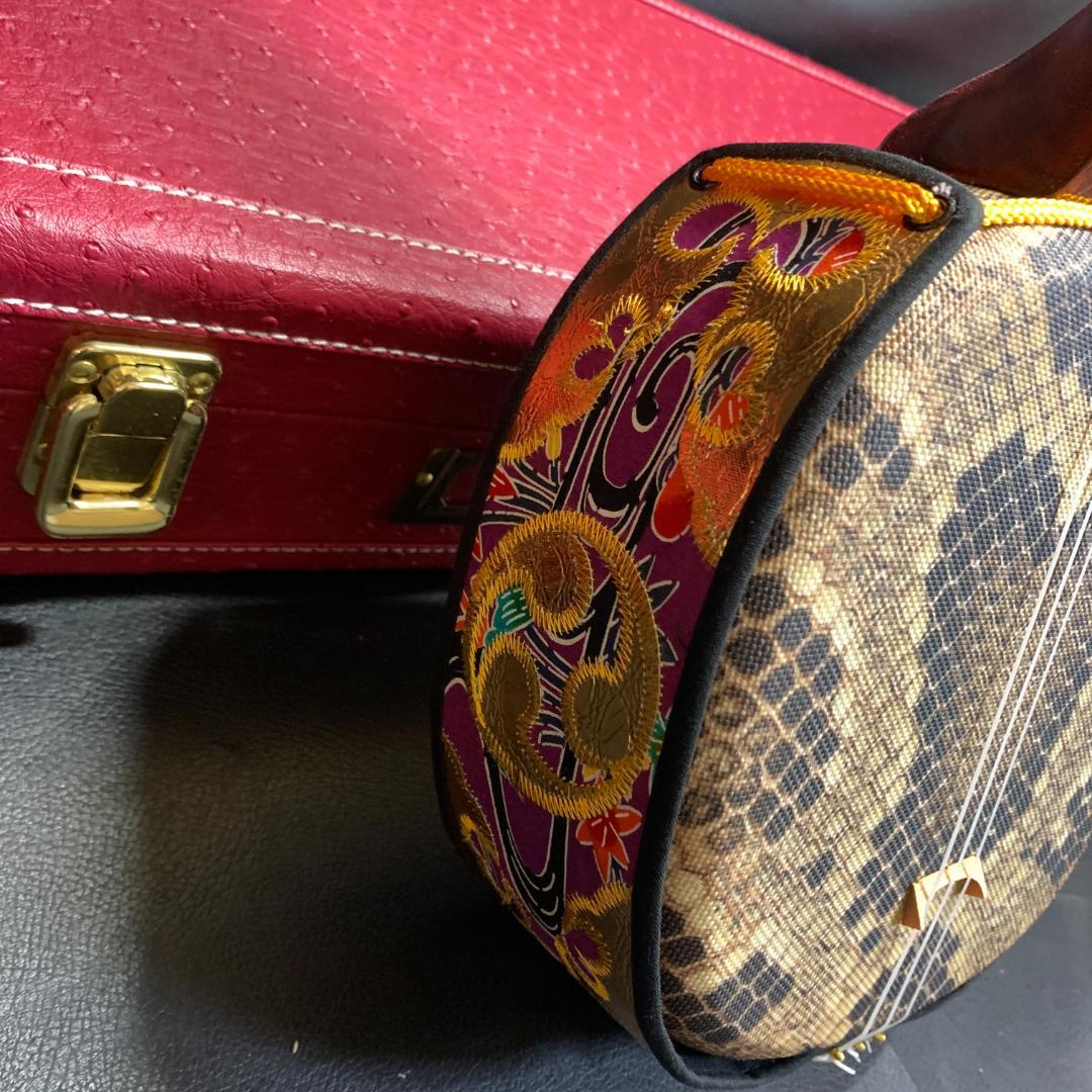 三味線 蛇皮線 木製 赤いケース付き