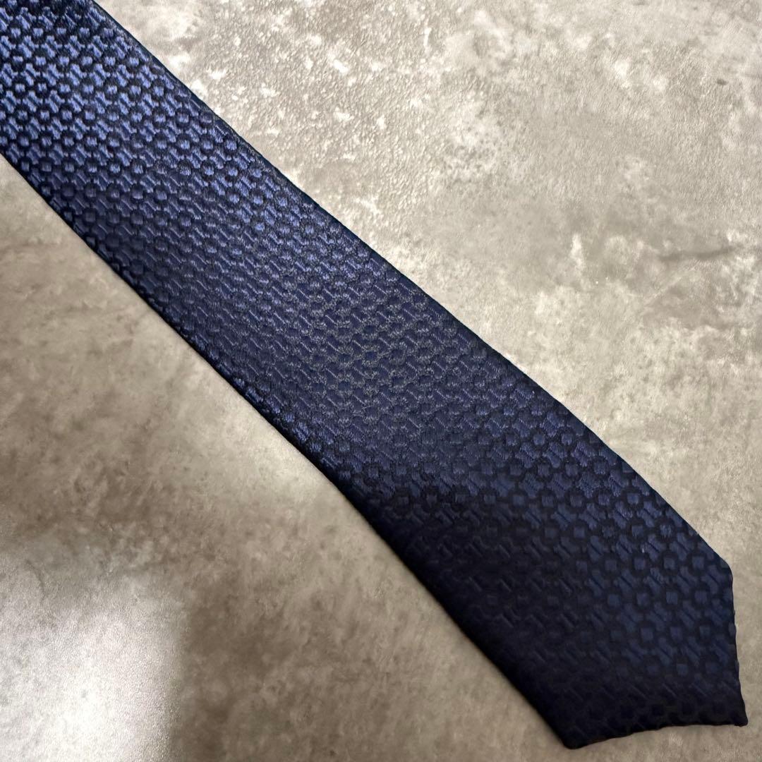 【✨極美品✨】FENDI フェンディ ネクタイ ダークネイビー ジャガード 光沢
