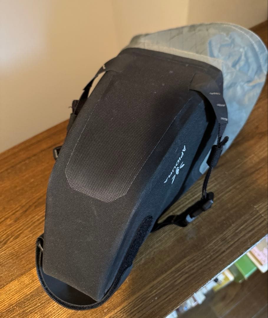APIDURA バックカントリーサドルパック（ 4.5L）