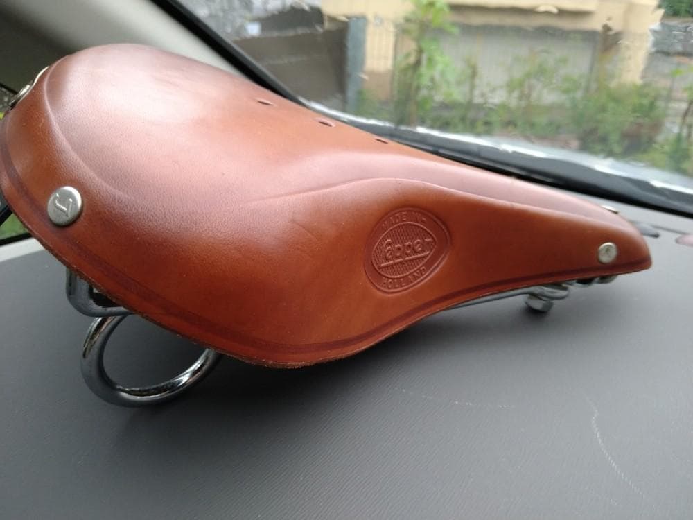 1日限定価格★Lepper 本革 サドル　レッパー レザー