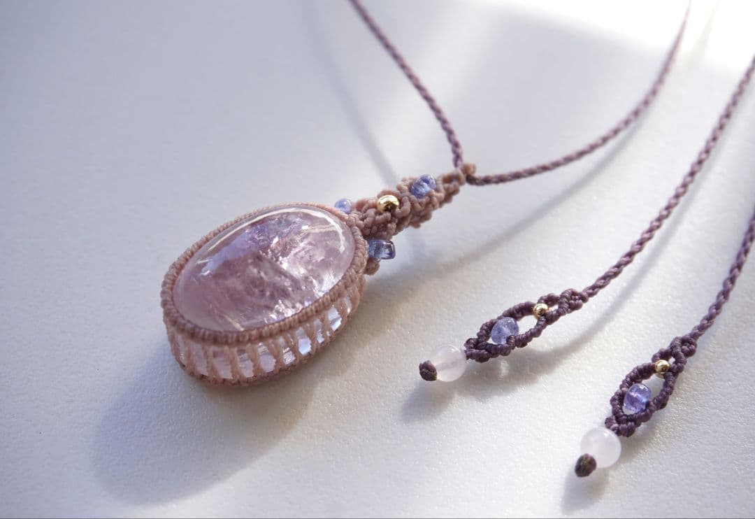 ピンクアメジスト　タンザナイト　マクラメ　ネックレス