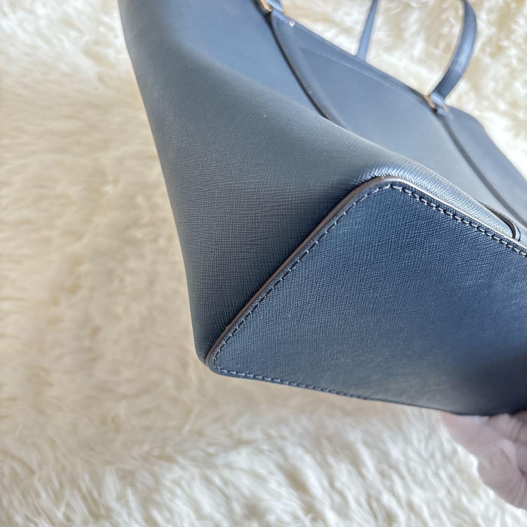 ✨マイケルコース トートバッグ ネイビー A4 チャーム付き ビジネスバッグ