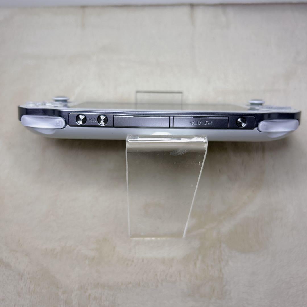 【極美品】希少色 PSVITA PCH-1100 クリスタル・ホワイト